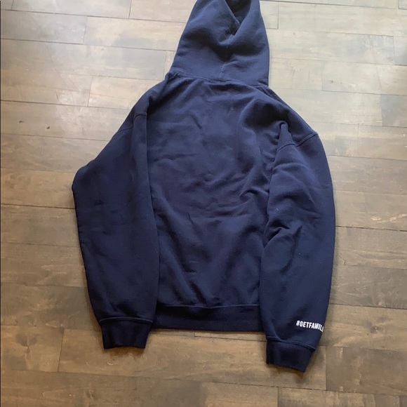 Sweatshirt - Picture 2 of 4